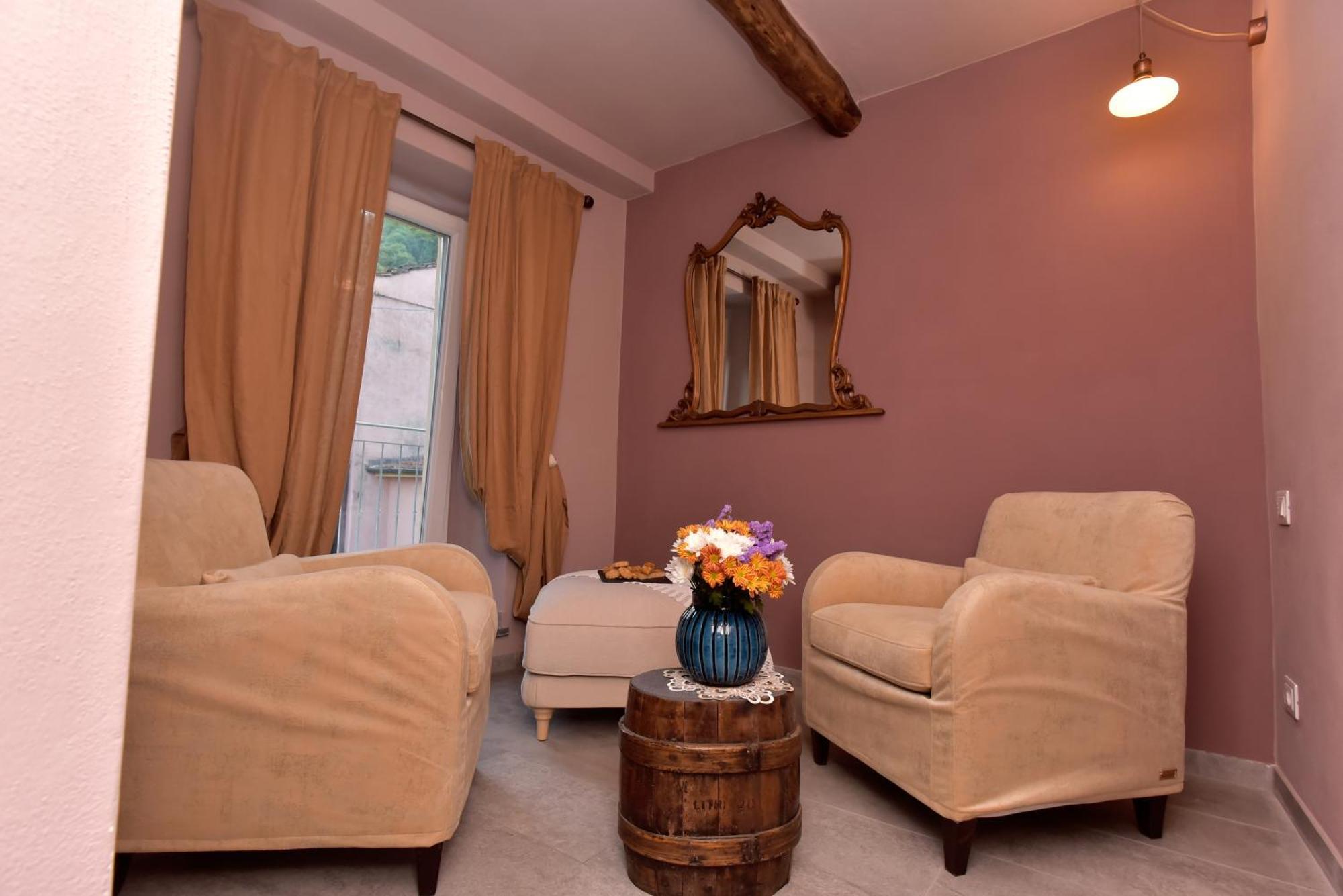 Casa Vacanze Tra I Monti E San Martino Biassa Экстерьер фото