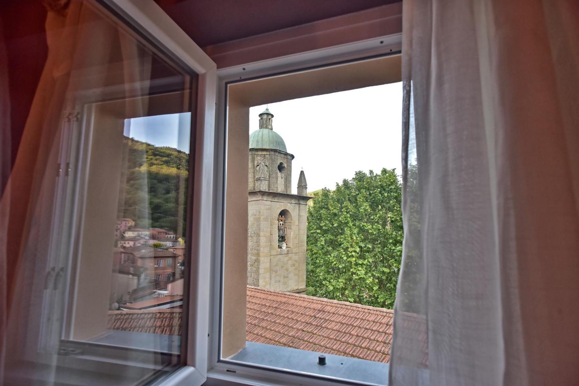 Casa Vacanze Tra I Monti E San Martino Biassa Экстерьер фото