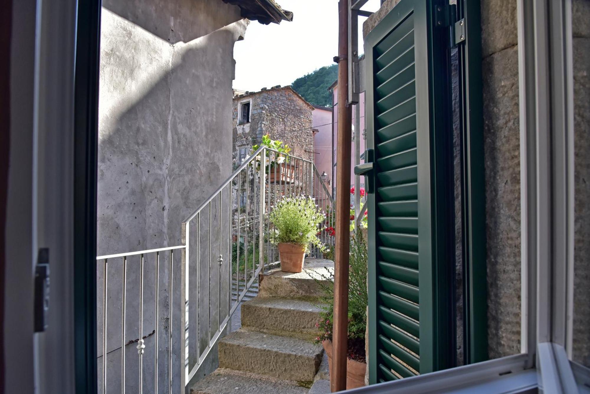 Casa Vacanze Tra I Monti E San Martino Biassa Экстерьер фото