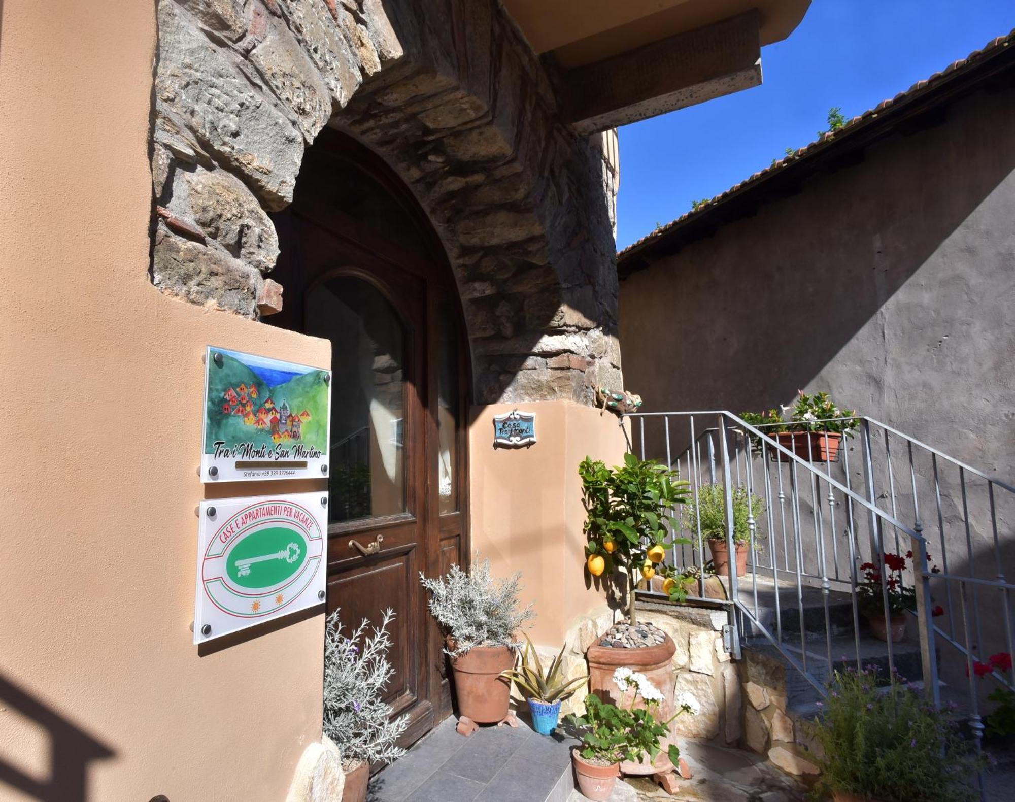 Casa Vacanze Tra I Monti E San Martino Biassa Экстерьер фото